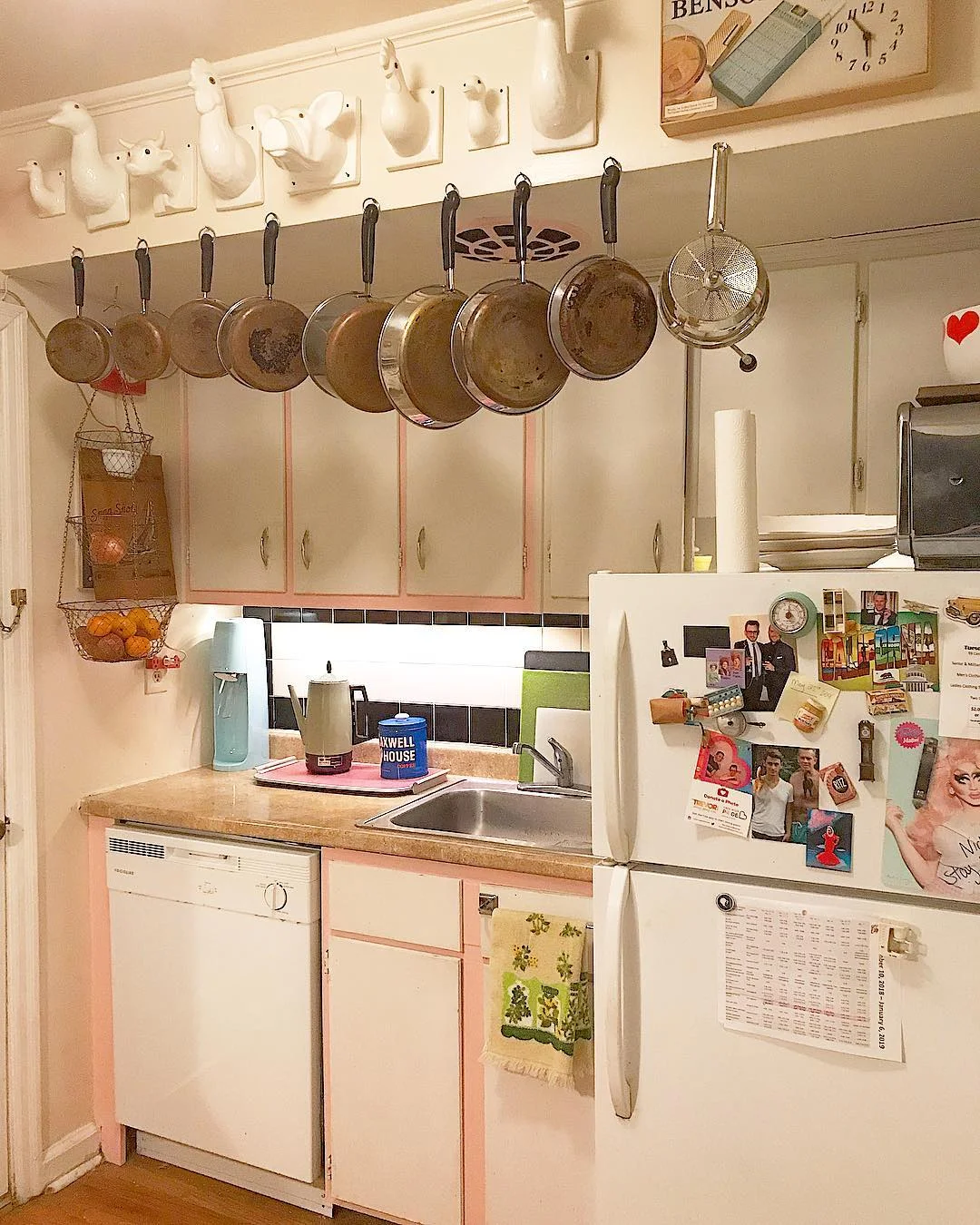 Cozy Retro Kitchen with Pastel Touches