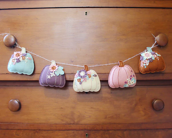 DIY Felt Pumpkin Garland