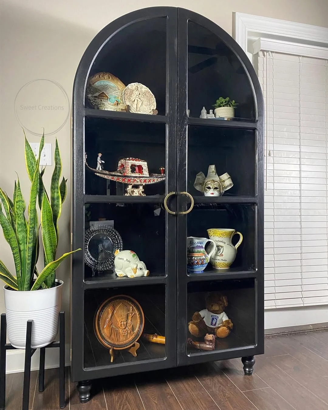 Arched Display Cabinet (Thin)