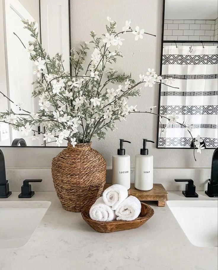 Make Your Bathroom Shine with a Stunning Focal Point