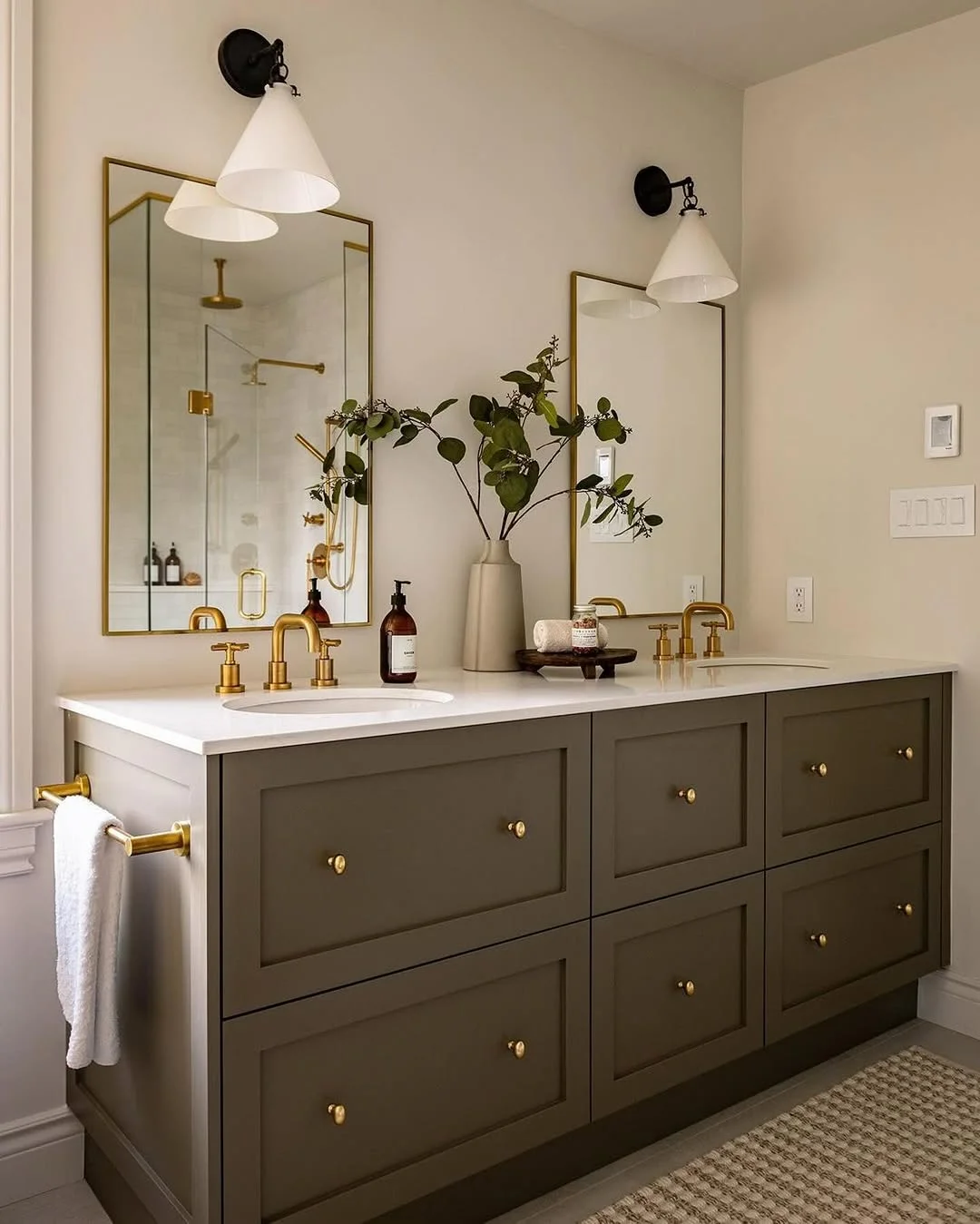 Chic Bathroom Mirror Lighting