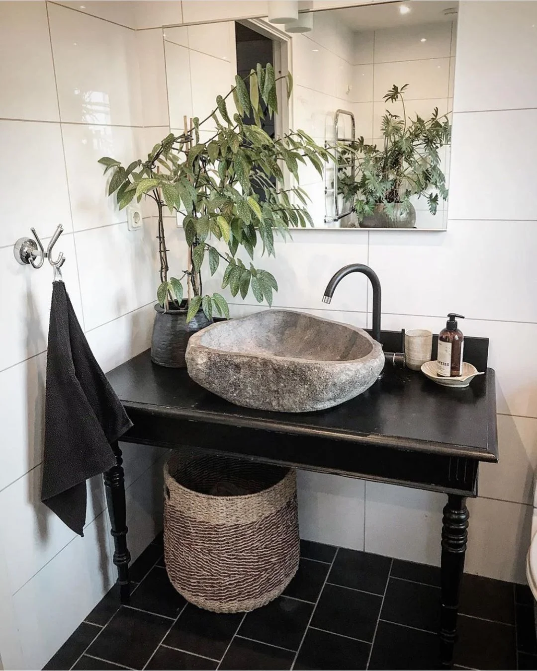 Natural and Minimalist Bathroom Sink