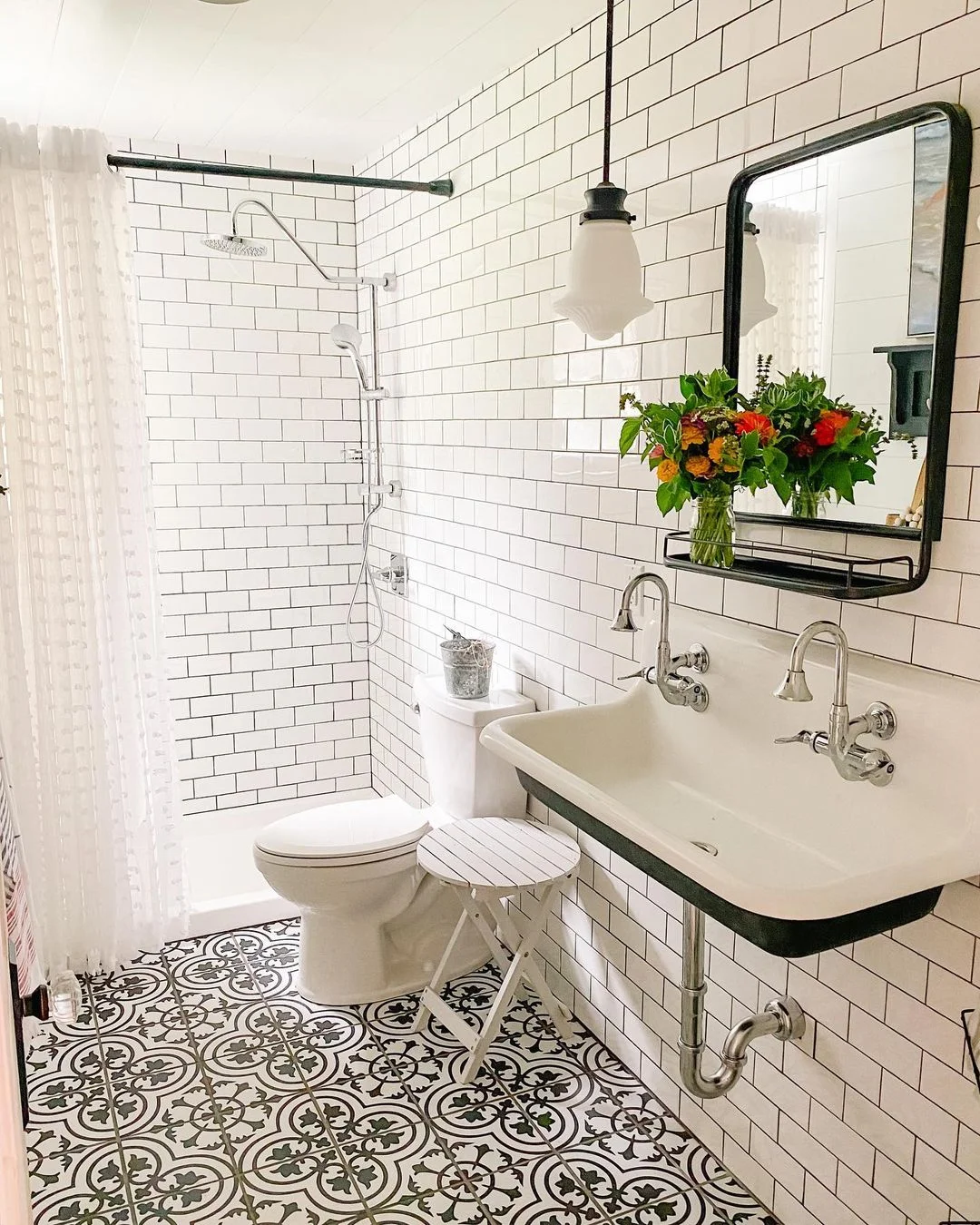 Farmhouse Chic Bathroom Sink