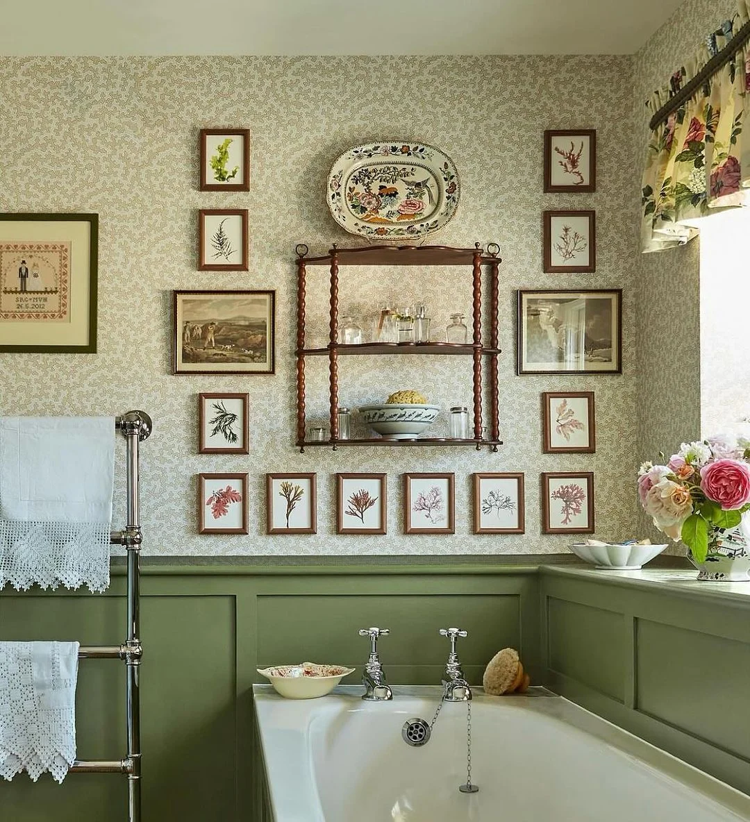 Vintage Botanical Gallery for a Classic Bathroom Look