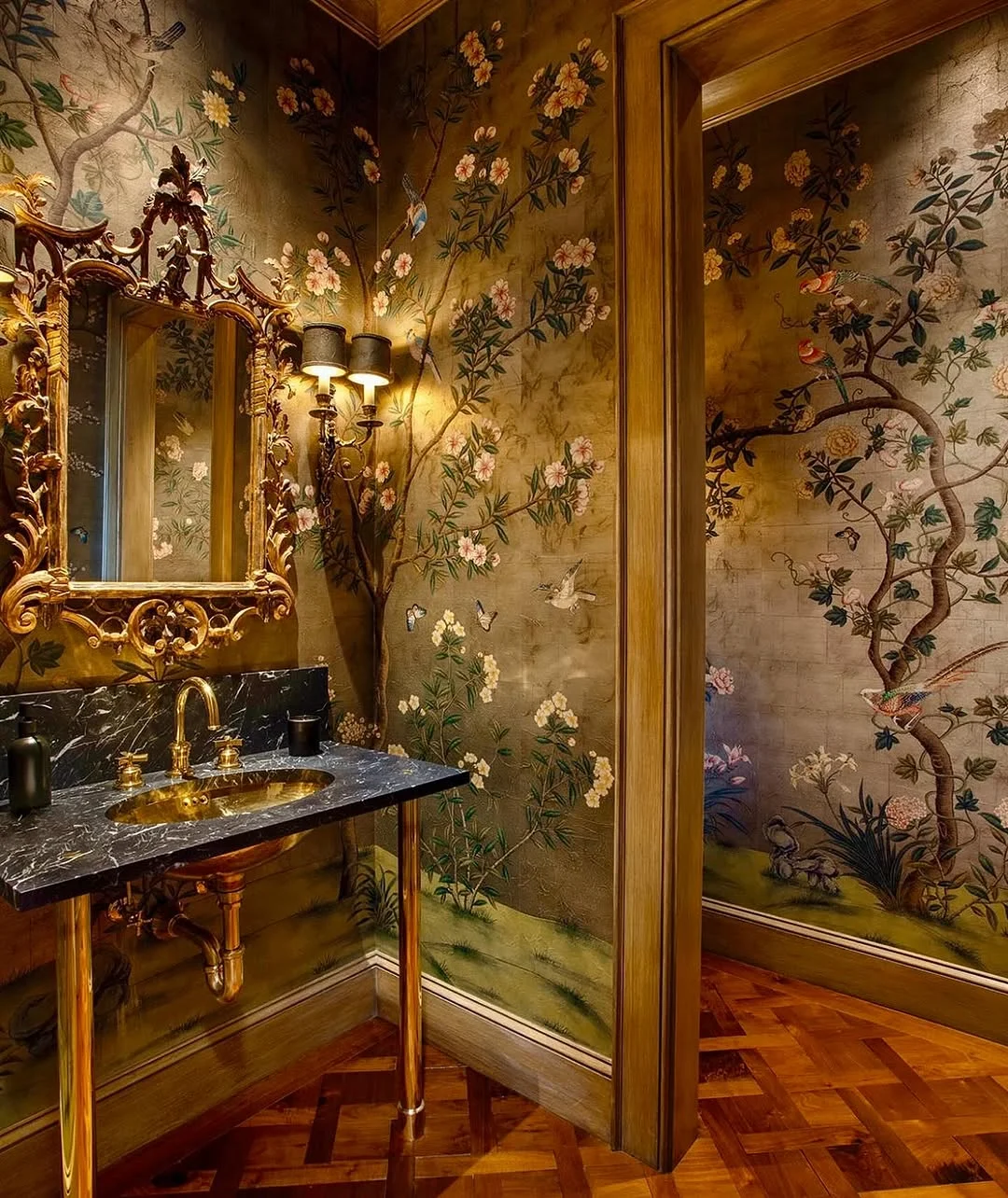 Ornate Chinoiserie Bathroom Wallpaper