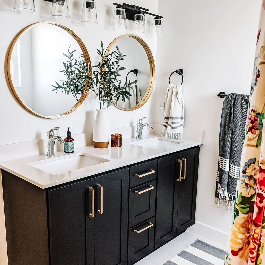 Stylish Black Vanity: Modern Bathroom with Gold Accents