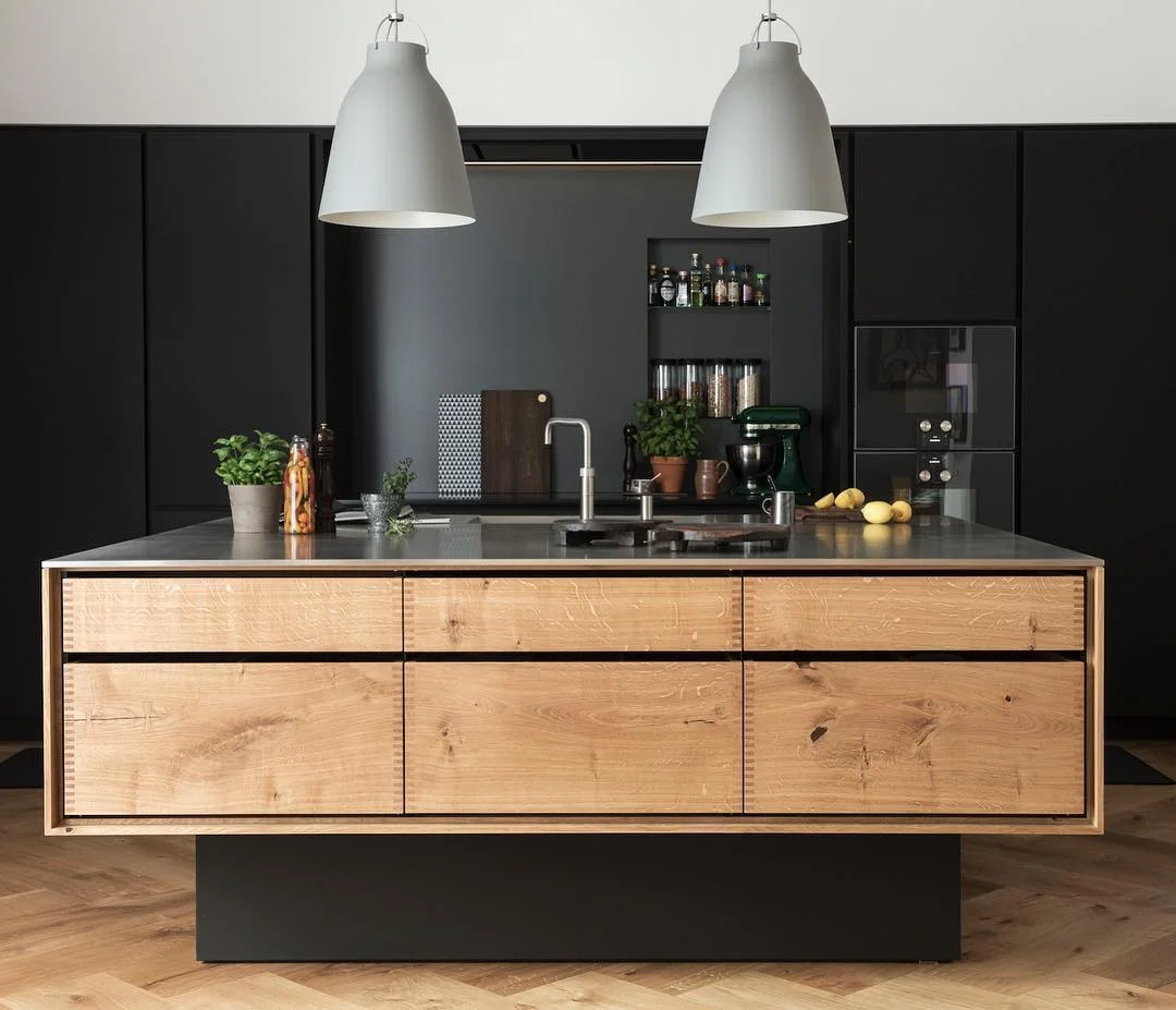 Contemporary Contrast: Black and Oak Highlights