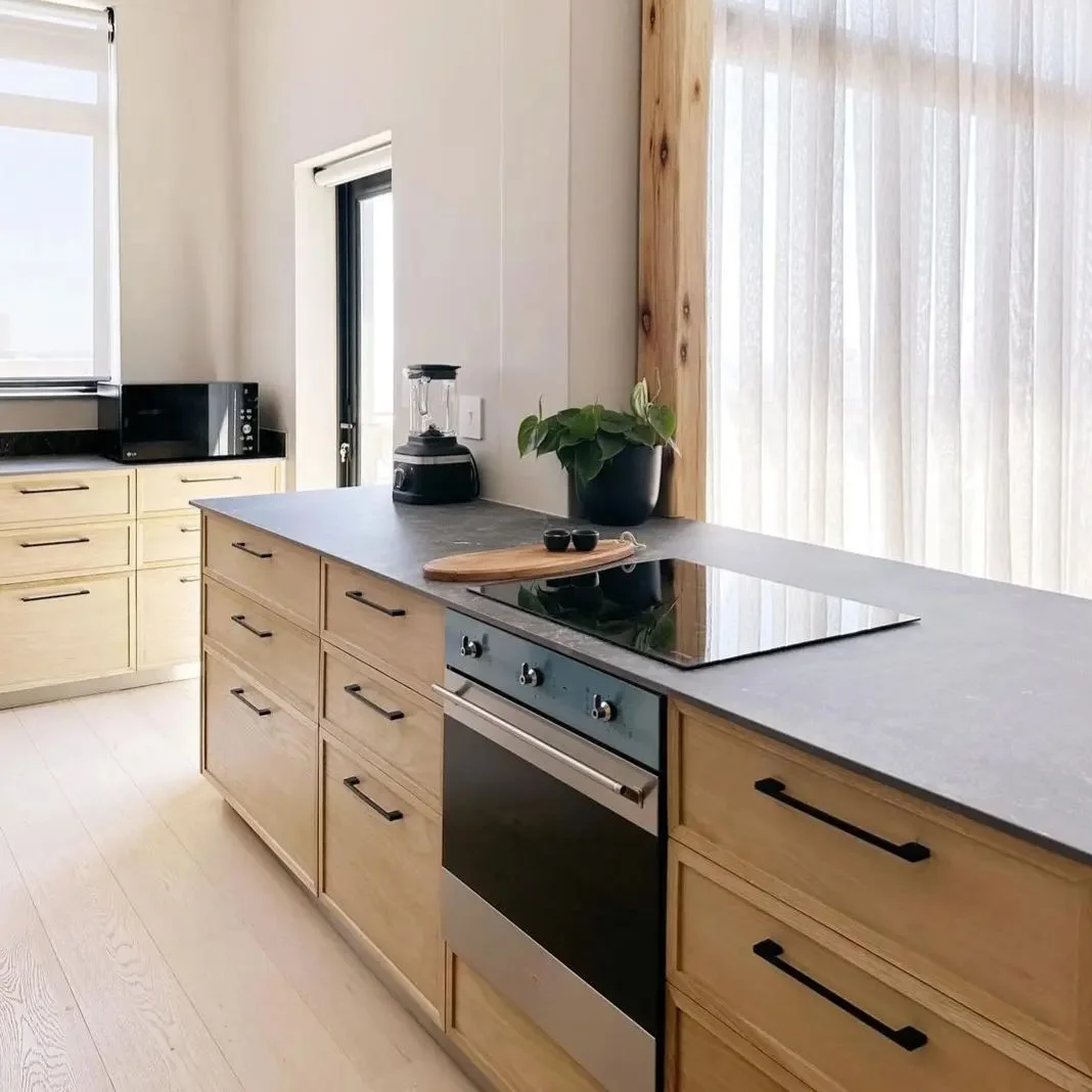 Light and Serene: Minimalist Wood Kitchen