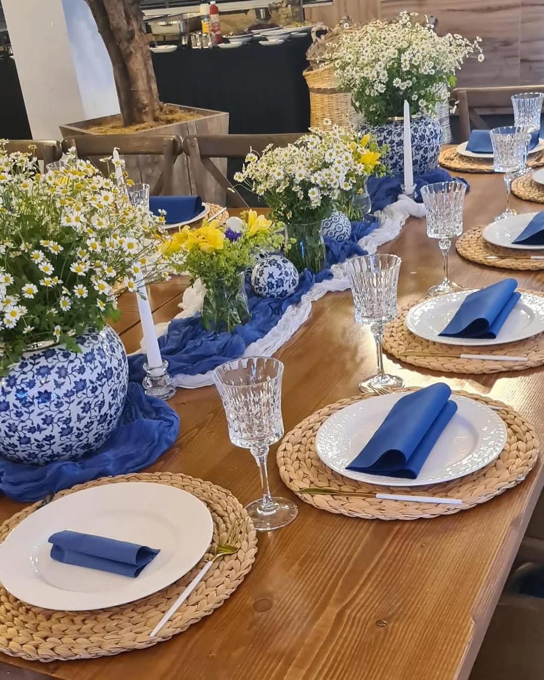 Rustic Blue &amp; White Tablescape