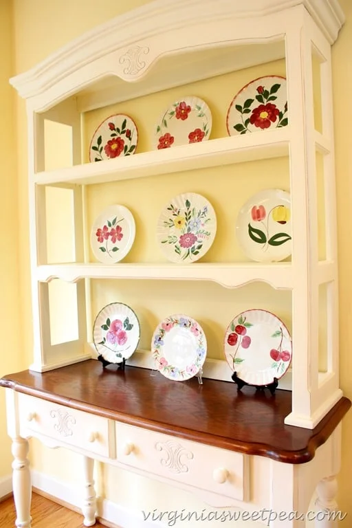 Farmhouse Style Hutch Makeover