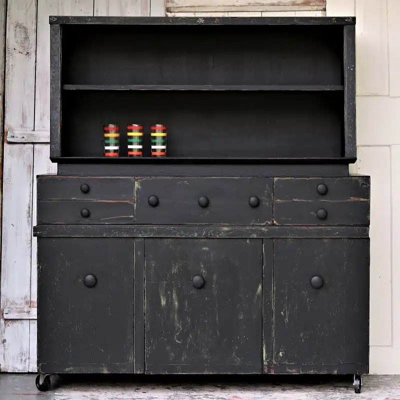 Paint An Old Farmhouse Buffet And Hutch