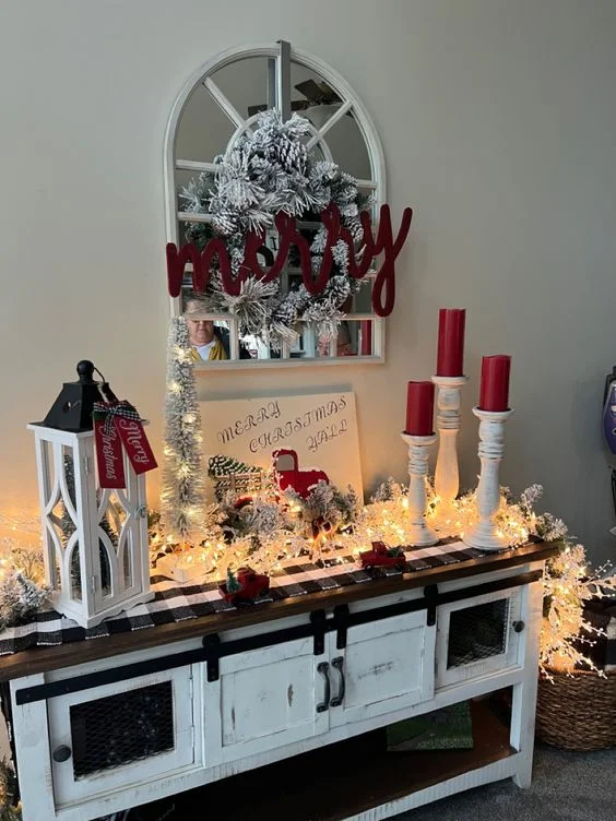 Holiday-Ready Entryway