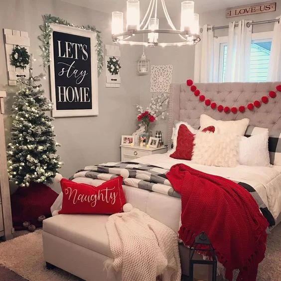 Small Bedroom Christmas Decor