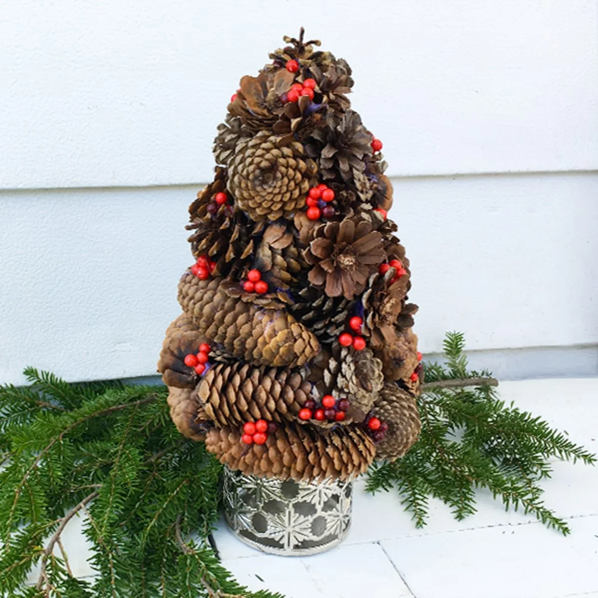 DIY Pine Cone Christmas Tree