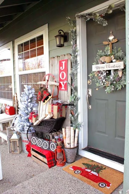 Create an Idyllic Atmosphere with Rustic Porch Decorations