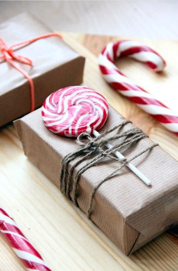 Christmas Gift Wrapping with Lollipop