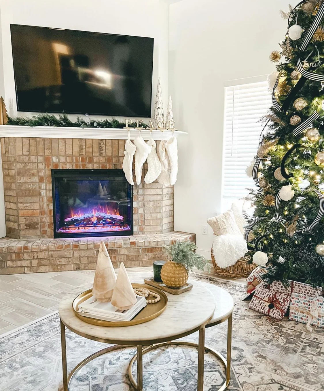 A Coffee Table That Talks Holidays