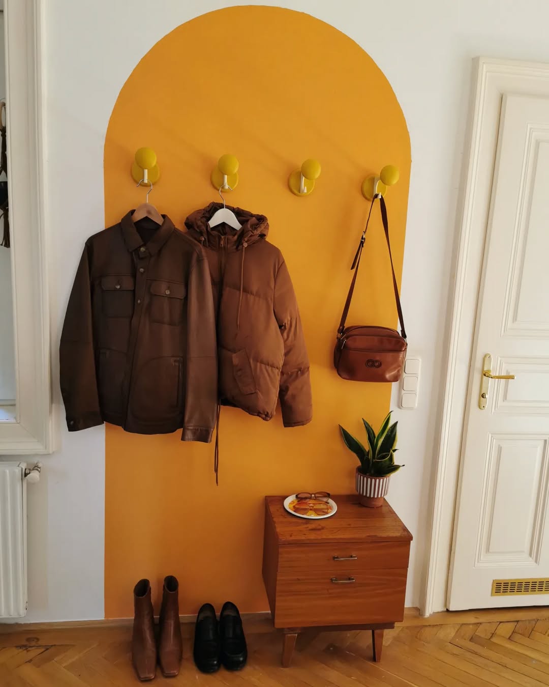 Retro Sunshine Entryway Coat Hooks