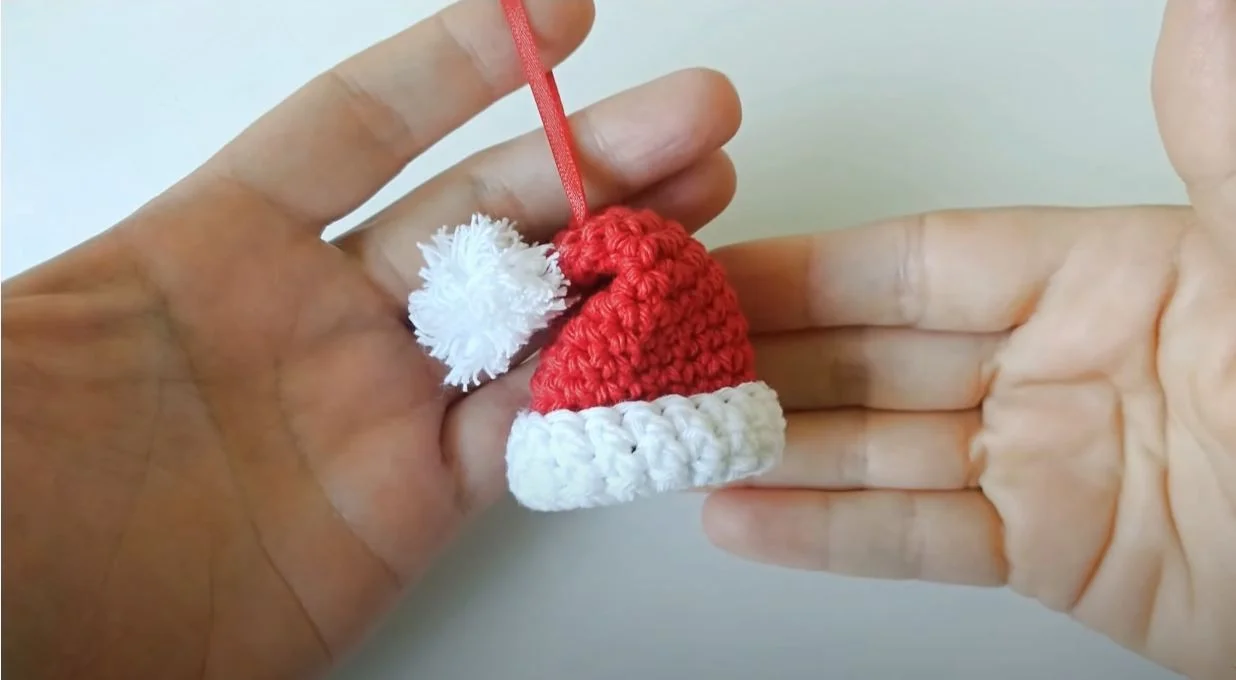 Crochet Tiny Santa Claus Toy