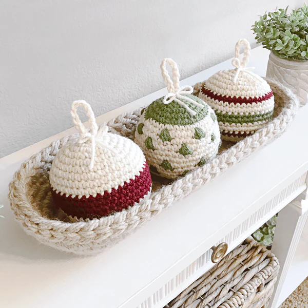 Cute Christmas Ornament Balls Set