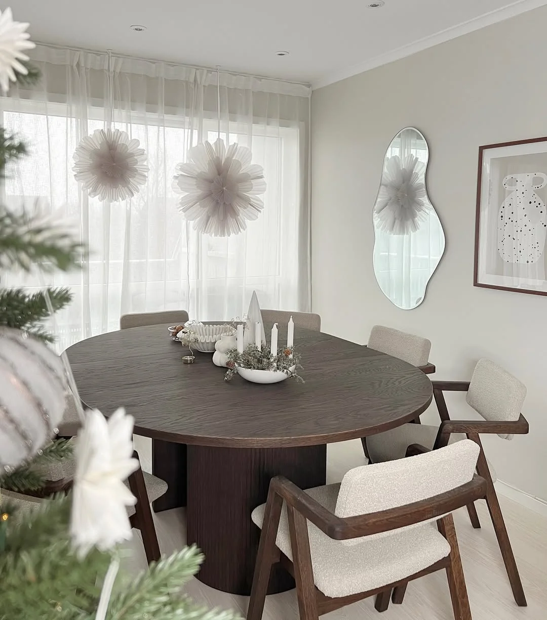 Minimalist Scandinavian Christmas Dining Room with Amorphous Mirror