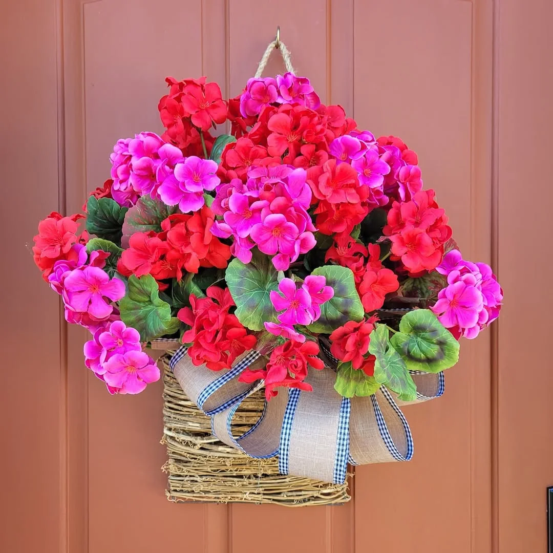 Geranium Charm Door Basket