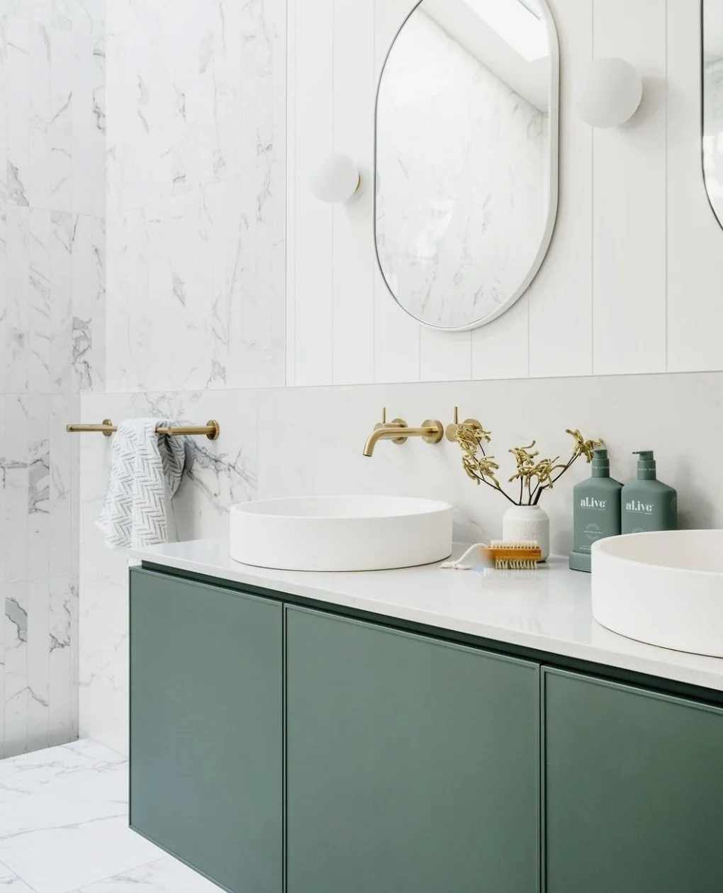 Earthy Bathroom with Modern Flair