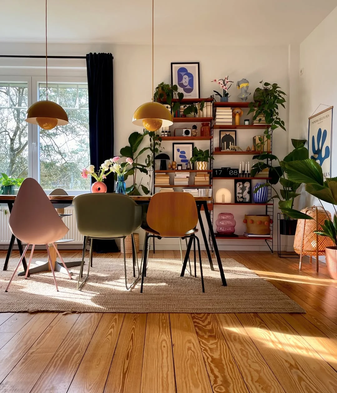 Sunny Mid-Century Modern Dining Room