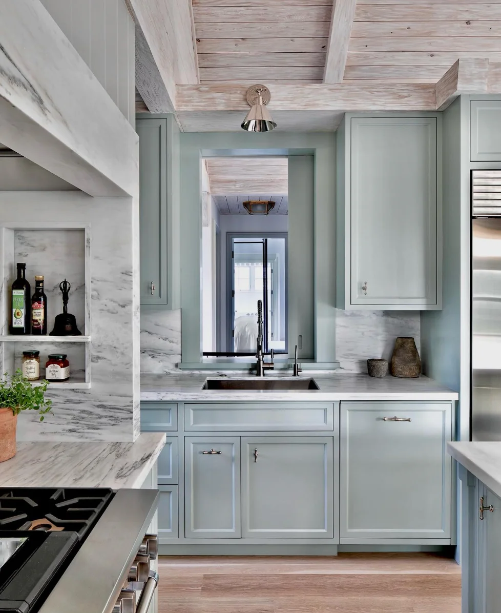 Farmhouse Vibes: Wood Ceiling &amp; Floor