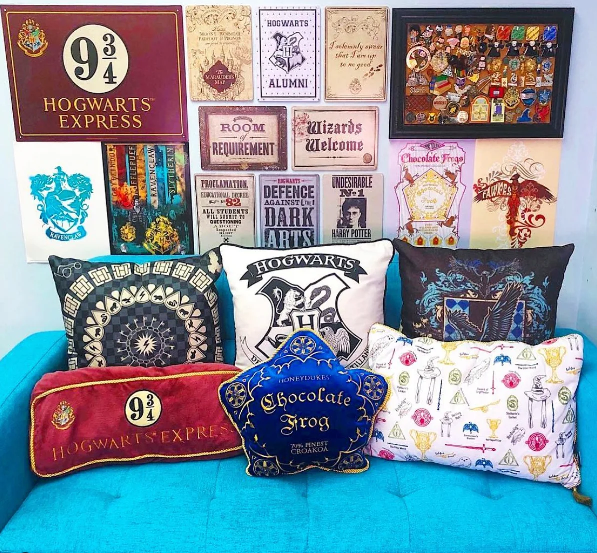 Harry Potter-Themed Couch Backdrop Decor