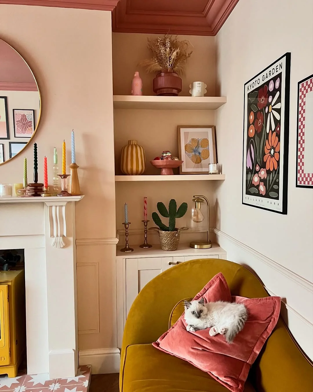 Retro Living Room Shelf and Alcove Ideas