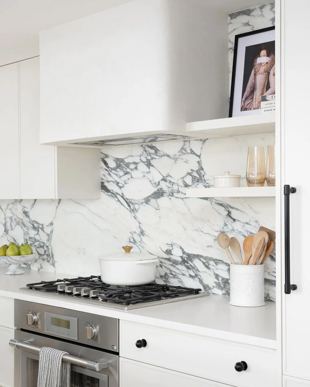 Striking Marble in Minimalist Setting