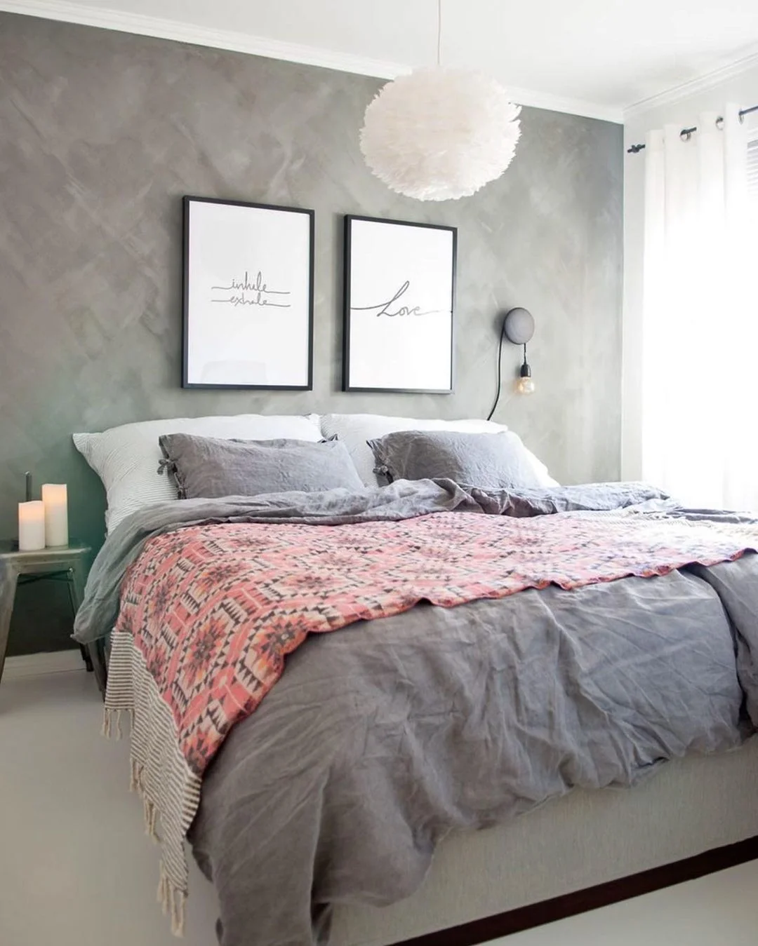 Modern Minimalist Headboard-less Bedroom