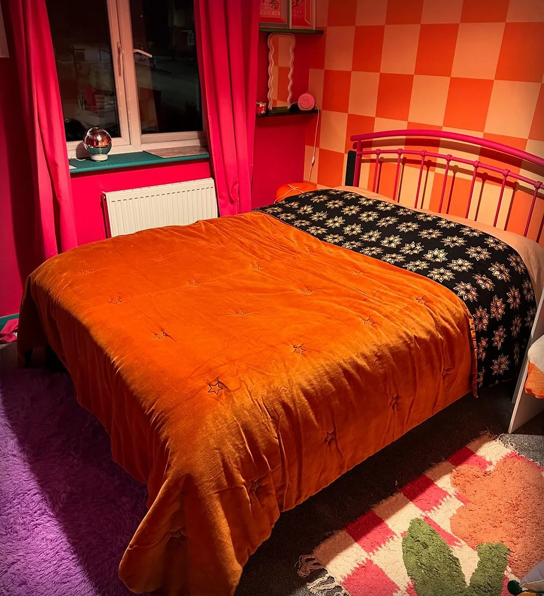 Vibrant Checkered Bedroom