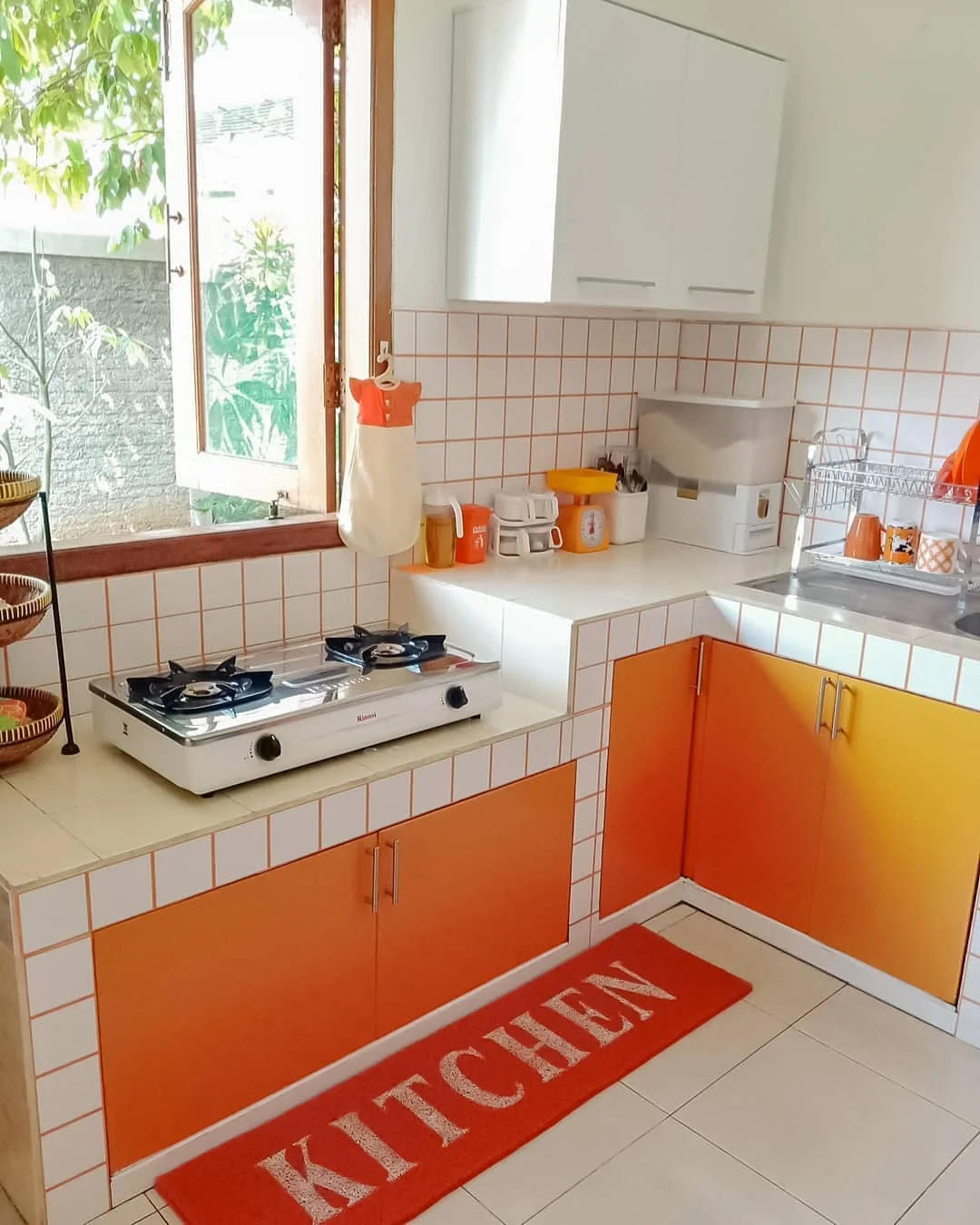 Gradient Orange with Fresh, Clean Lines