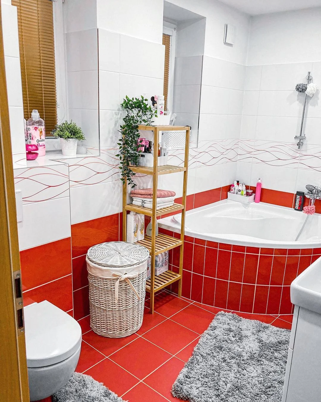 Red and White Cozy Bathroom