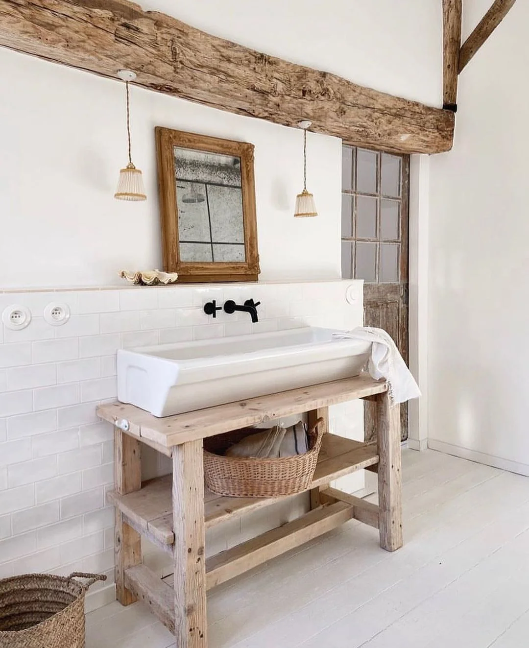 Rustic Farmhouse Bathroom