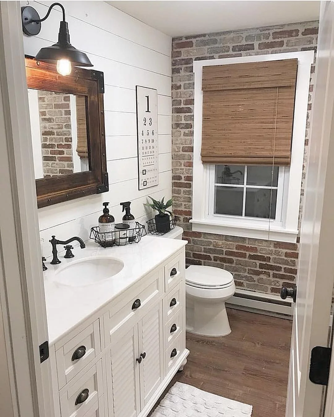 Farmhouse Chic Bathroom