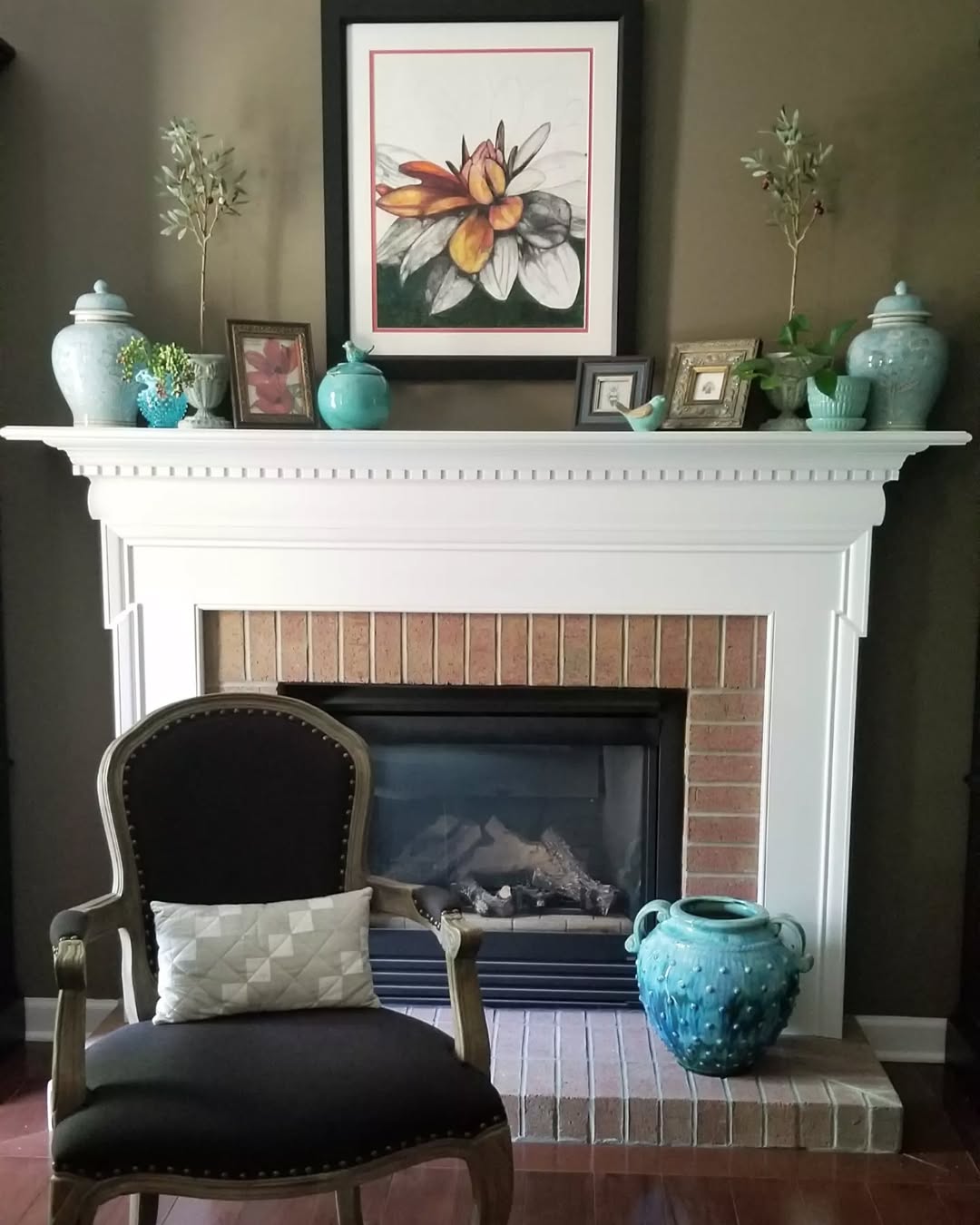 Elegant Summer Mantel Decor