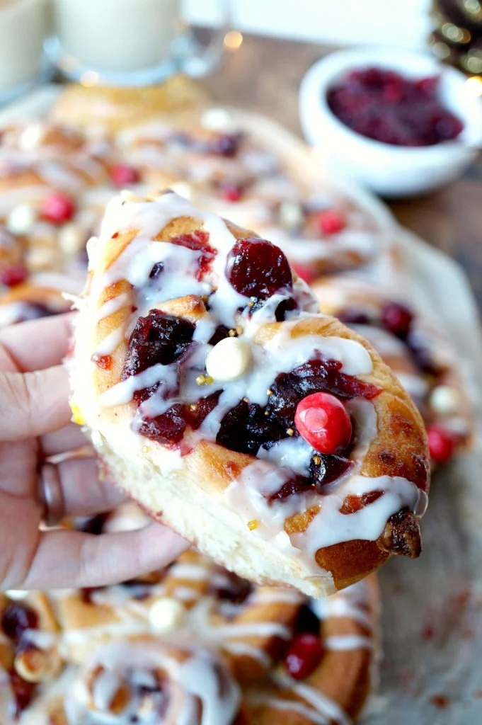 Vegan Pull-Apart Cranberry Eggnog Rolls