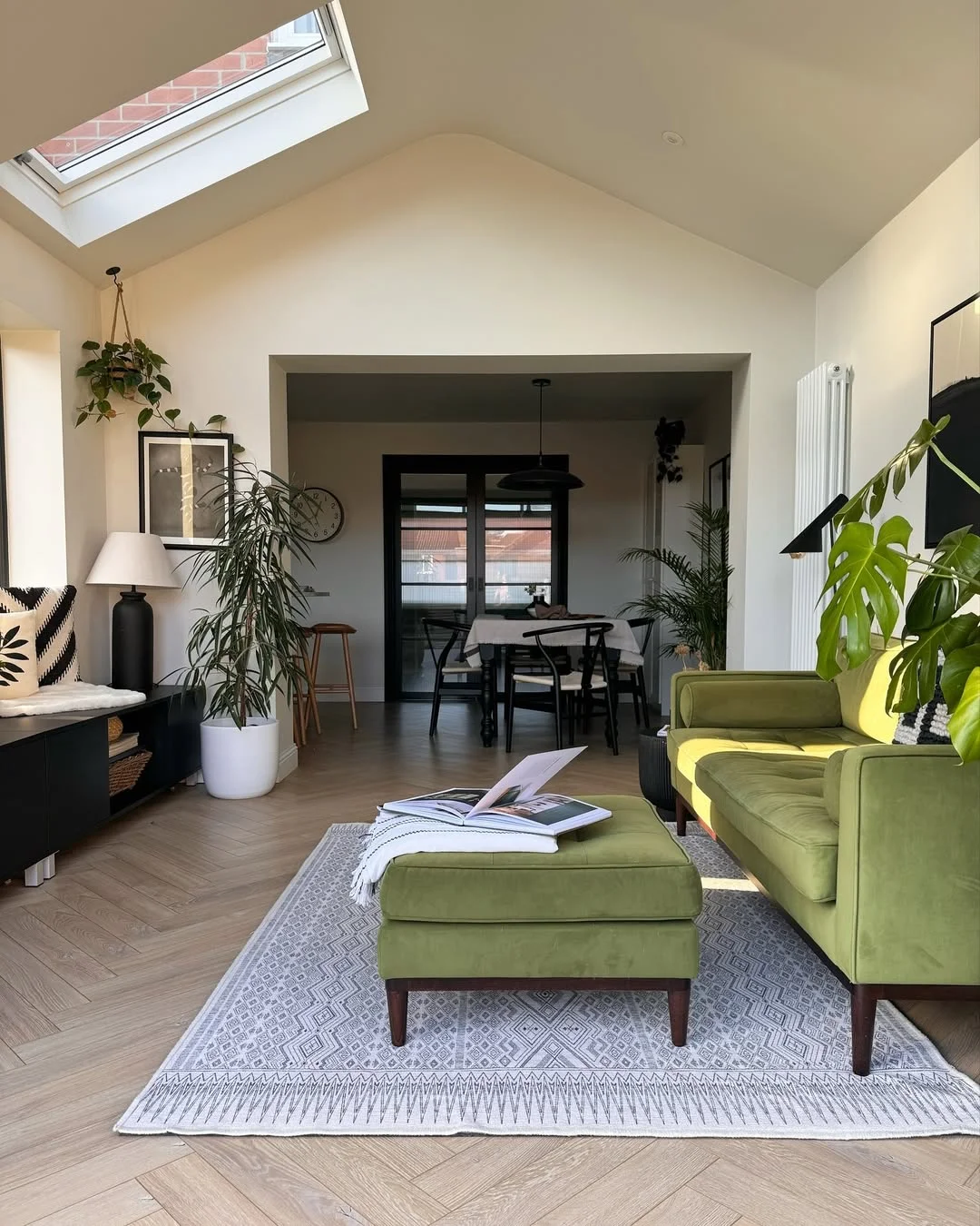 Vaulted Ceiling Sunroom with Open Plan Living