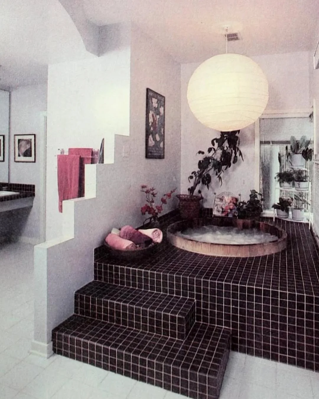 80s Spa Bathroom