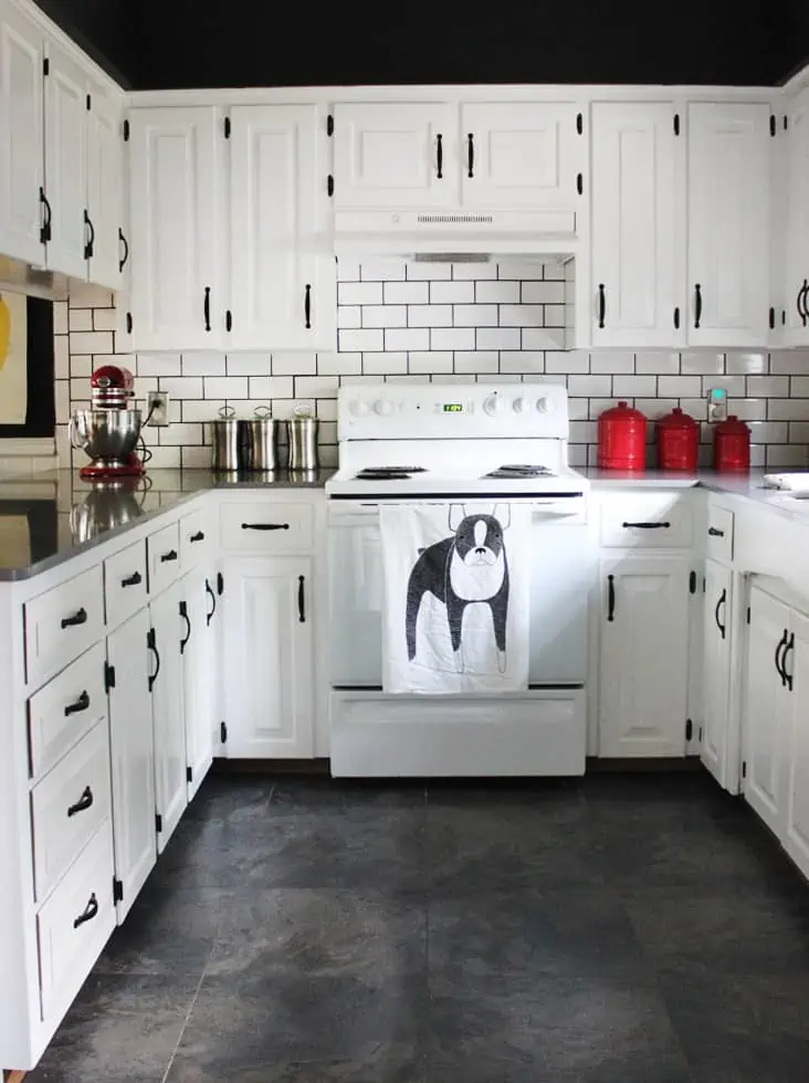 Update Older Cabinets with Matching Hinges