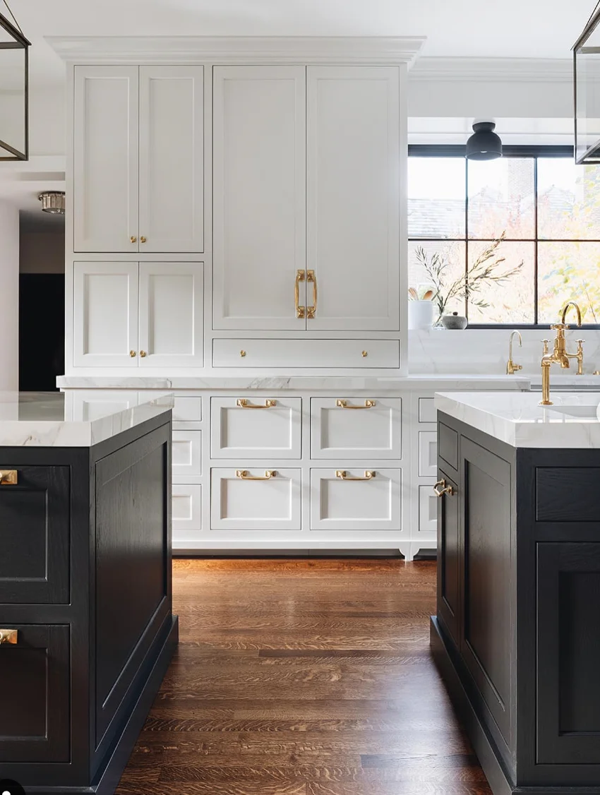 Bold &amp; Beautiful: White and Black Cabinets with Golden Glamour