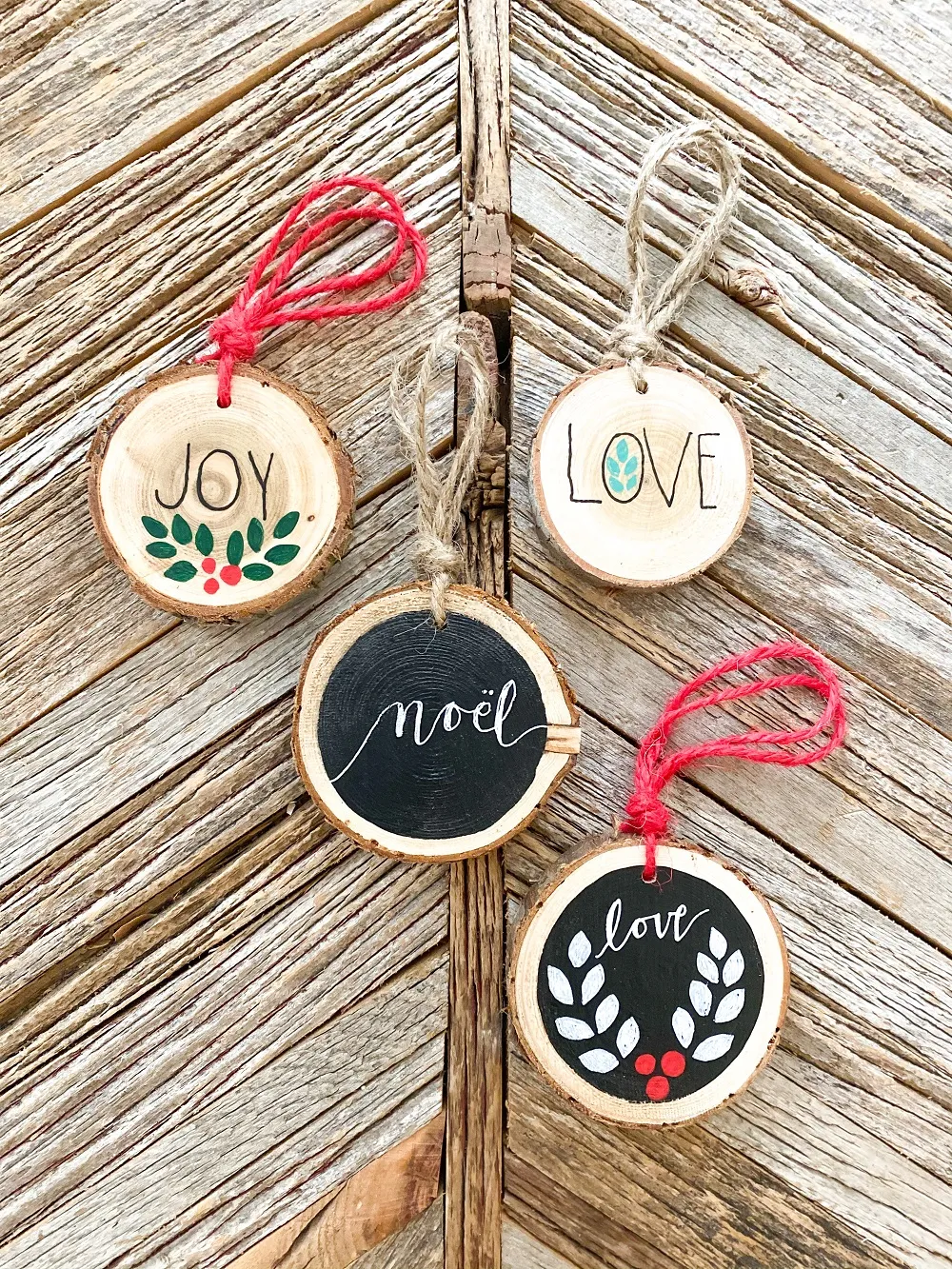 DIY Beautiful Wood Slice Christmas Tree Ornaments